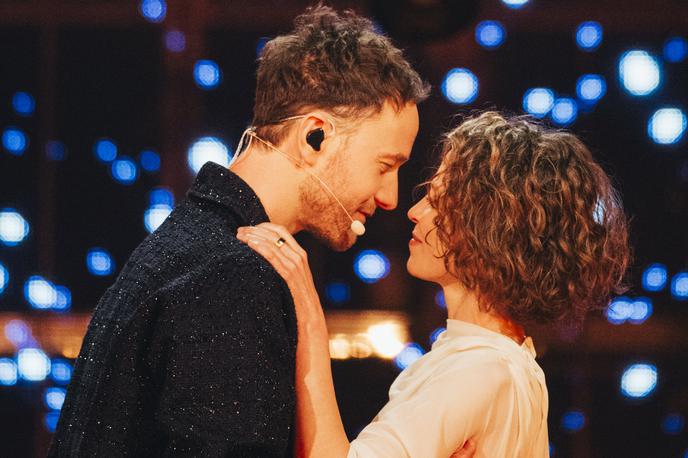 Klemen Slakonja na Evroviziji | Mojca Fatur bo svojemu zaročencu Klemnu Slakonji oporo pokazala tudi na odru. | Foto Sarah Louise Bennett/EBU