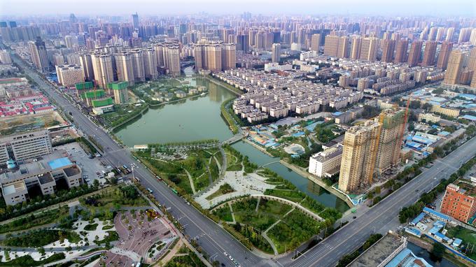 Kitajsko mesto Zhengzhou šteje okrog osem milijonov prebivalcev, | Foto: Guliverimage