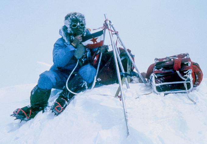 Andrej Štremfelj in Nejc Zaplotnik sta leta 1979 kot prva Slovenca stopila na najvišjo goro sveta.  | Foto: Nejc Zaplotnik