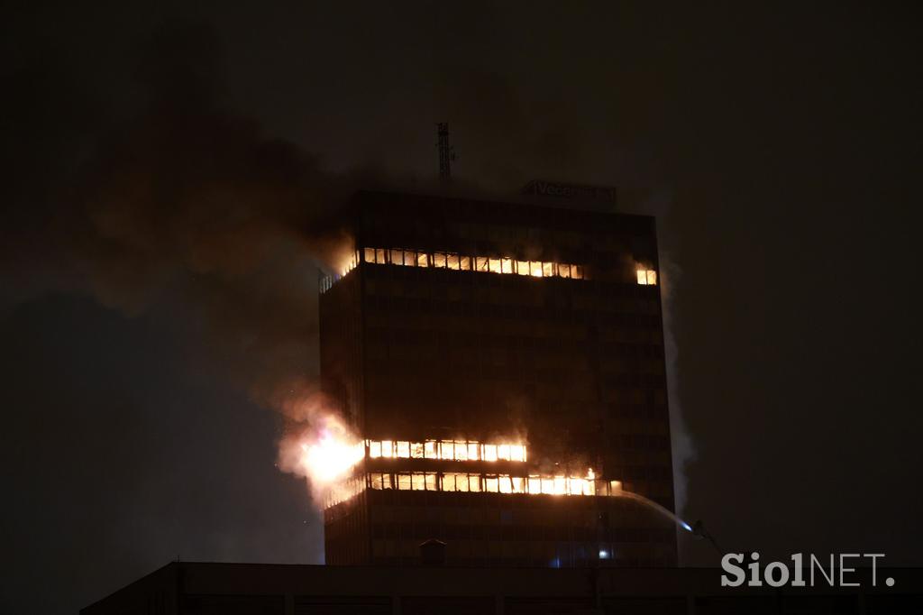 požar, Zagreb, Vjesnik, gasilci, ogenj, nebotičnik, stolpnica