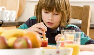 Ima vaš otrok zdrav odnos do hrane?