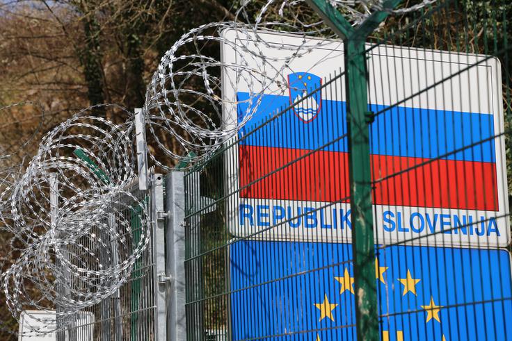 Pred desetletjem je slovenska zakonodaja omogočala izgon za največ deset let, zdaj pa je najdaljše obdobje izgona pet let. | Foto: Daniel Fazlić