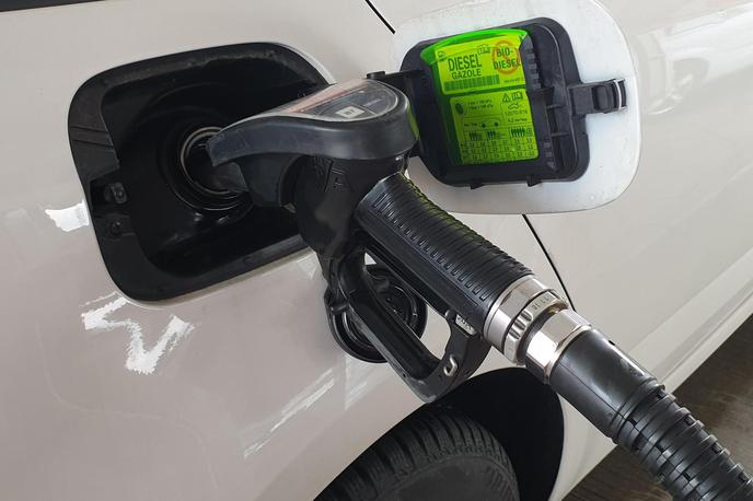 Gorivo dizel bencin bencinska črpalka |  Številne stranke so v svoja vozila natočila napačno gorivo. | Foto Metka Prezelj