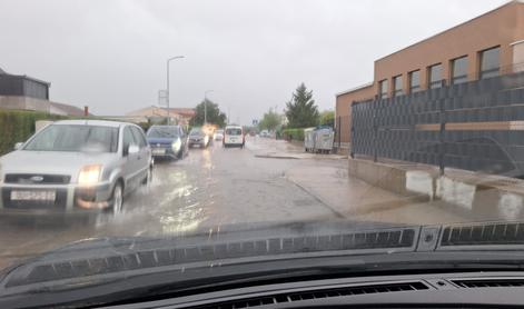 Močno deževje povzročilo kaos v Dalmaciji, v Italiji tornado #video