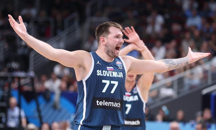 Luka Dončić ni mogel iz svoje kože in na tekmi proti Nemčiji večkrat izrazil nezadovoljstvo s sodniškimi odločitvami. | Foto: Guliverimage
