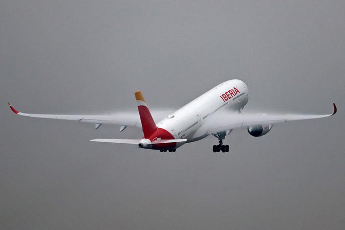Iberia airbus A350 | Airbus A350 družbe Iberia, fotografija je simbolična. | Foto Reuters