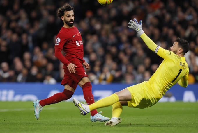 Mohamed Salah je dvakrat premagal Huga Llorisa. | Foto: Reuters