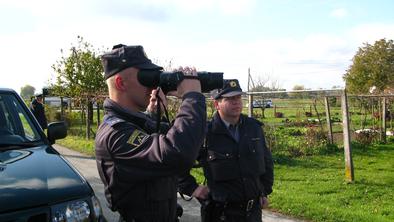 Mednarodna akcija: odkrili skoraj 300 migrantov in deset tihotapcev #video