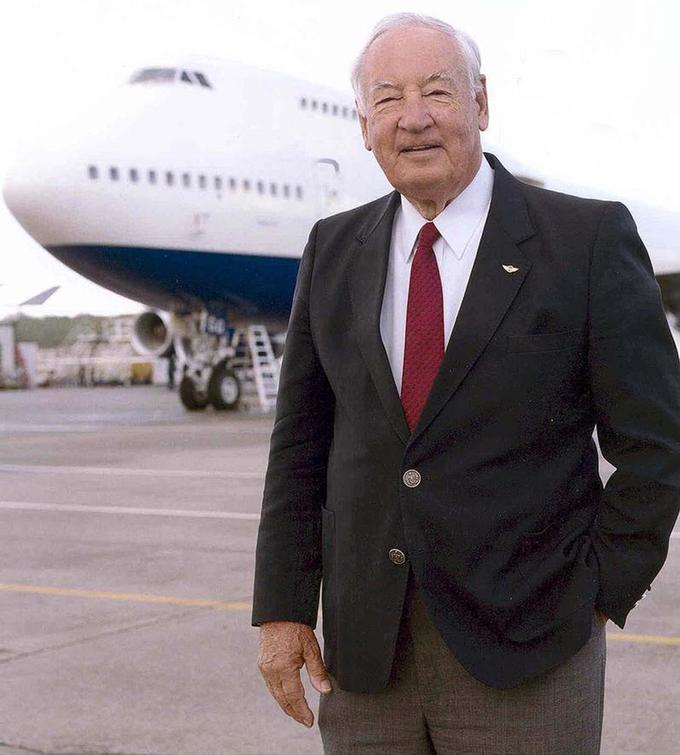 Sutter je veljal za "očeta" boeinga 747, tako imenovanega jumbo jeta in prvega širokotrupnega potniškega letala. | Foto: Boeing