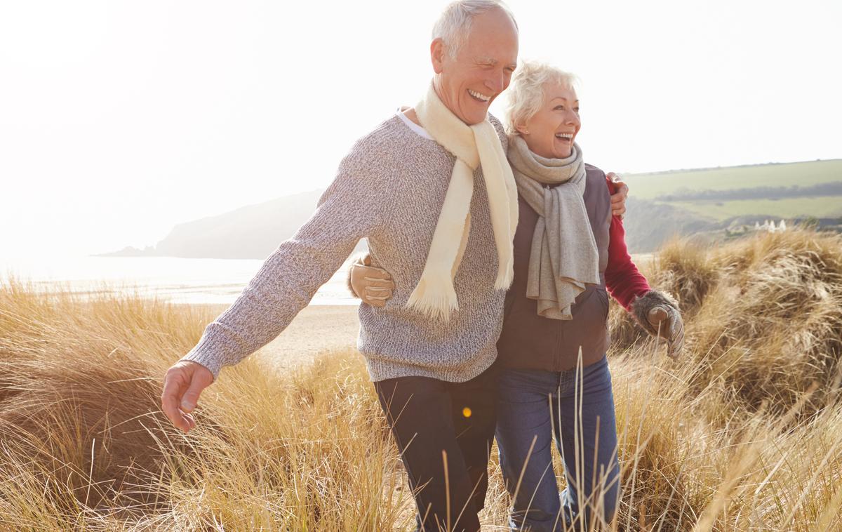 Starejši par | Pri doseganju visoke starosti ni pomemben samo življenjski slog, temveč po novi raziskavi tudi teža in višina. | Foto Getty Images