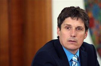 Pahor: Država si glede NLB prizadeva doseči dogovor s KBC ali z drugim vlagateljem