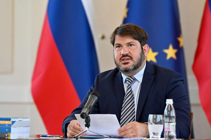 Miha Lobnik | Miha Lobnik od leta 2016 vodi institucijo Zagovornika načela enakosti, oktobra letos pa se po dveh mandatih poslavlja s položaja. Pred tem je deloval kot programski direktor Društva informacijski center Legebitra. | Foto STA