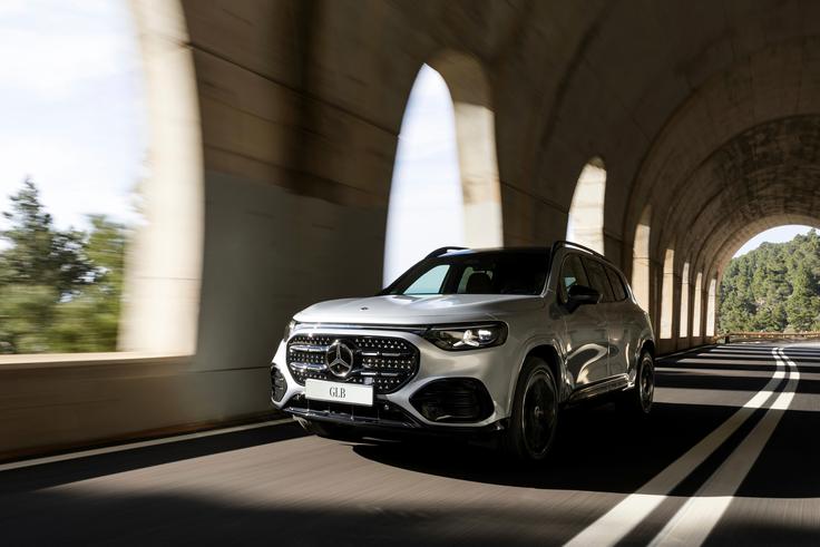 GLB poleg uporabnosti v ospredje postavlja tudi udobje, digitalno povezljivost in prilagodljivost različnim življenjskim slogom. | Foto: Mercedes-Benz AG