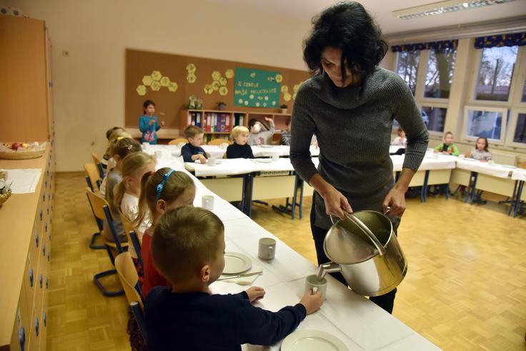 Šola je obvezana učencem in dijakom zagotoviti malico. | Foto: Borut Živulovič/ Bobo
