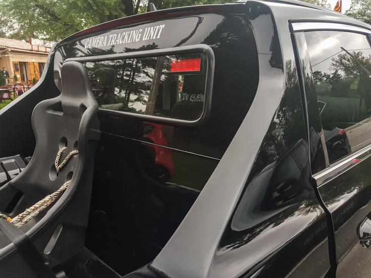 Po izrezu strehe so vse panele, tla in obloge naredili iz aluminija in opravili tehnični pregled v Veliki Britaniji. | Foto: Gašper Pirman