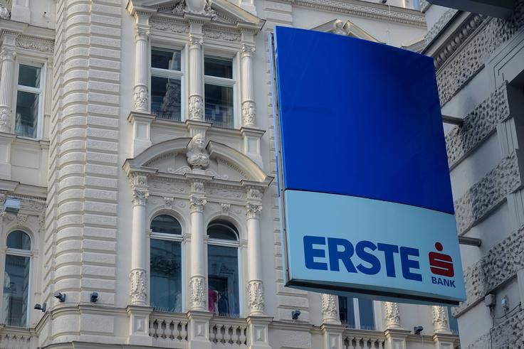 VErste Bank Austria so ob smrti svojega šefa korporativnega komuniciranja Hansa Unterdorferja izrazili globoko žalost in poudarili, da je "šlo za človeka, ki je imel zelo velik vpliv na avstrijski bančni sektor, zato bo njegova smrt pomenila izgubo za celotno panogo".  | Foto: Guliverimage