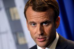 Macron v središču škandala, njegov tesni sodelavec mora v pripor
