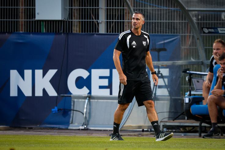 Mura je presenetila slovensko javnost že v uvodnem dejanju, ko je v knežjem mestu namučila državne prvake in se v Mursko Soboto vrnila neporažena (2:2). To je bila prva tekma, na kateri je Mitja Mörec vodil Muro v 1. SNL. | Foto: Luka Kotnik