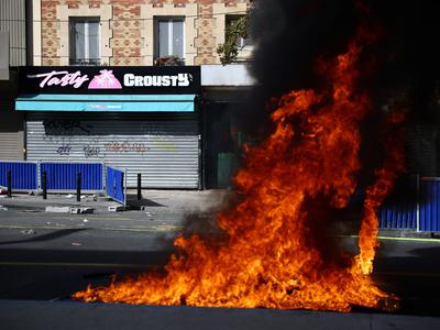 V ponedeljek bo v Franciji zaprtih več kot 400 šol, napovedani novi protesti