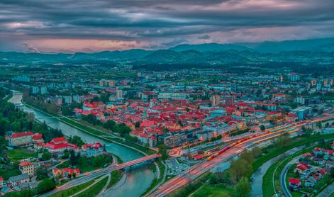 Slovensko mesto, ki v teh dneh ponuja izjemne priložnosti