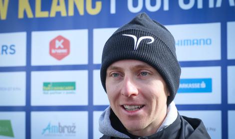 Dobrodelni Tadej Pogačar ni mogel nikogar zavrniti: Namesto 10 je podelil 35 štipendij mladim, ki so zboleli za rakom