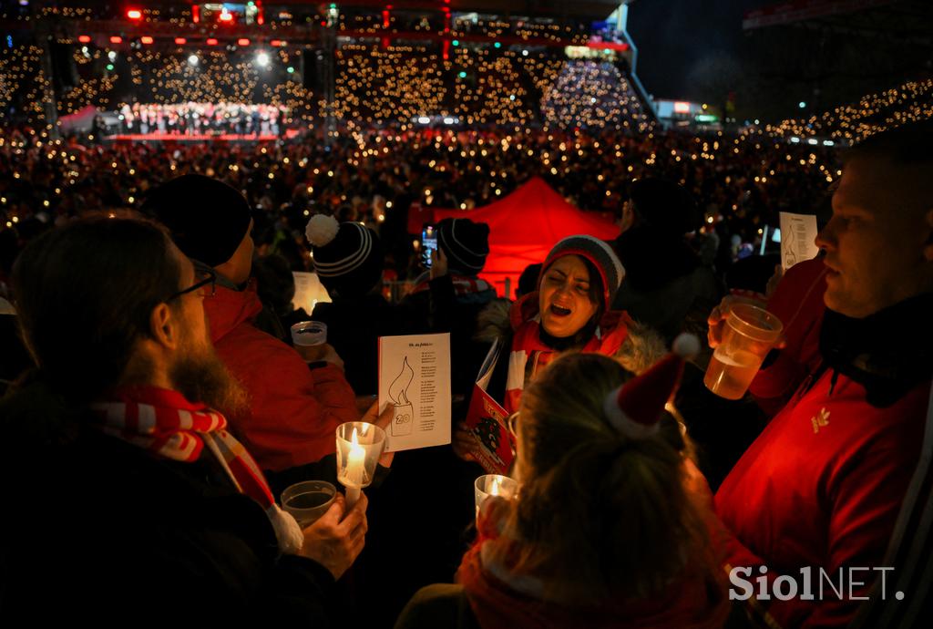 Union Berlin navijači pojejo