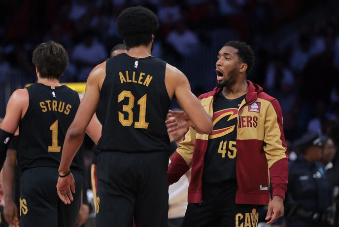 Cleveland nadigral Miami in napredoval "z metlo"