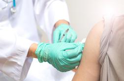Naval na cepljenje proti gripi: naročati morajo dodatne zaloge cepiva #video