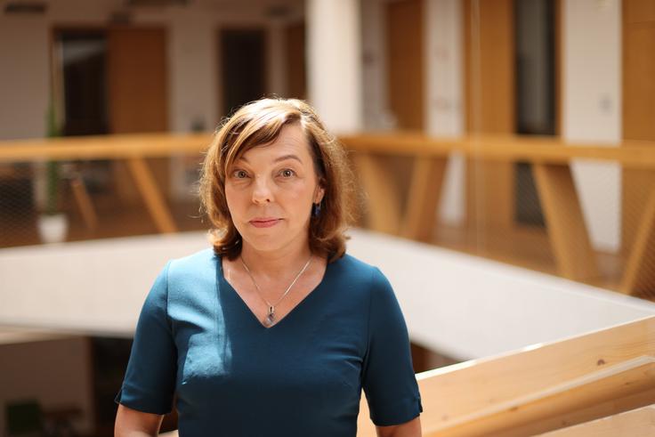 evropska komisija Anna Sandak vodi raziskovalni projekt Evropske unije o okolju prijaznih nadomestkih za premaze s kemikalijami, kot so barve in druga zaščitna sredstva za stavbe. | Foto: © Evropska unija 2025