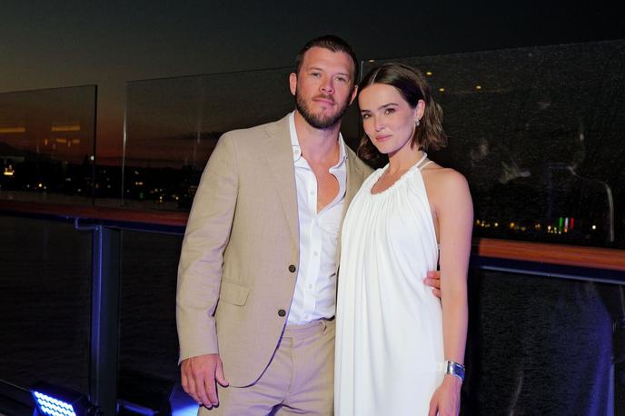 Zoey Deutch in Jimmy Tatro | Igralski par Jimmy Tatro in Zoey Deutch se je po štirih letih zveze zaročil. | Foto Profimedia