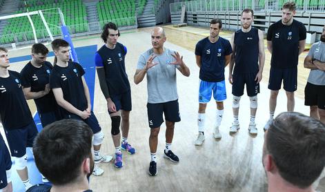 Urnaut se zaveda, da bodo mnogi "prišli z nožem med zobmi"