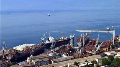 Je Slovenija z blokado naredila uslugo hrvaški vladi?
