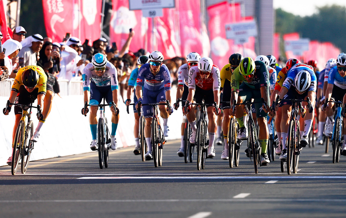 Olav Kooij | Nizozemski kolesar Olav Kooij (Visma-Lease a Bike) je zmagovalec pete etape dirke po Združenih arabskih emiratih. | Foto UAE Tour