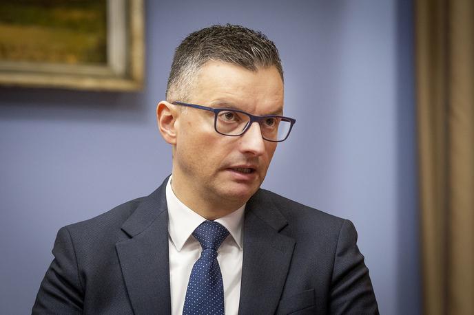 Marjan Šarec |  Obrambni ministri več deset držav, med njimi slovenski minister Marjan Šarec, bodo govorili o trenutnih potrebah ukrajinske vojske, pa tudi o dolgoročnem programu podpore, ki ga bodo predvidoma potrjevali voditelji članic Nata na julijskem vrhu v Litvi. | Foto Ana Kovač