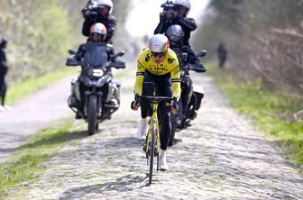 Že na ogledu skoraj katastrofa za Wouta van Aerta #video