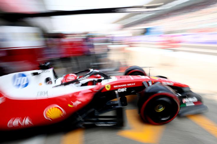 Charles Leclerc je zadnji krog odpeljal precej na meji. | Foto: Reuters