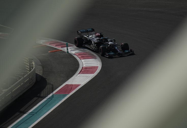 Hamilton je, ker je bil prepričan, da se mu je zgodila krivica, razmišljal o koncu kariere. | Foto: AP / Guliverimage