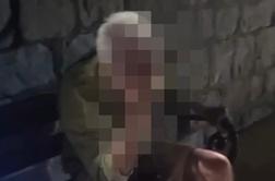 Dva mladeniča v Splitu pretepla starejšega moškega. Na posnetku: Briga me, če krvavi!