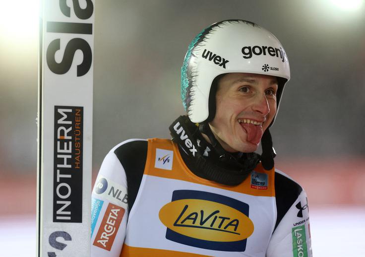 Domen Prevc je eden glavnih kandidatov za skupno zmago. | Foto: Reuters