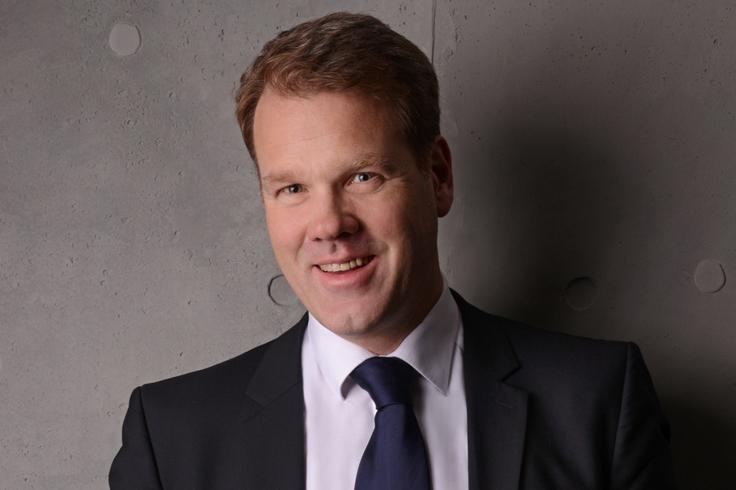 Študij se je od tradicionalnega, vsebinsko usmerjenega poučevanja premaknil k učenju, zasnovanem na zmogljivostih in realnih izzivih, pravi Ulf-Daniel Ehlers, profesor z Baden-Wuerttemberg Cooperative State University v Karlsruheju.  | Foto: DOBA fakulteta