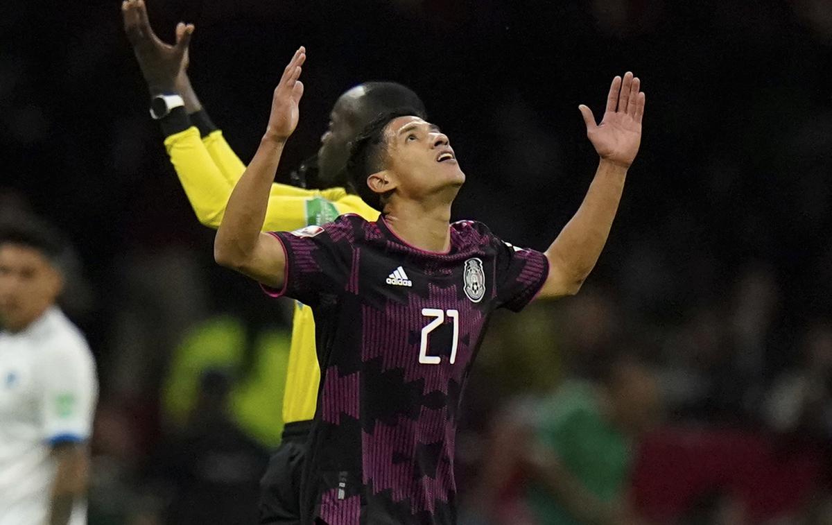 Carlos Antuna | Mehika se je še osmič zapored uvrstila na svetovno nogometno prvenstvo. | Foto Guliverimage
