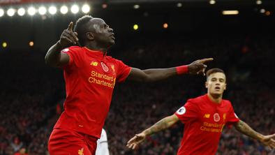 Liverpool z novo blestečo predstavo skočil na vrh
