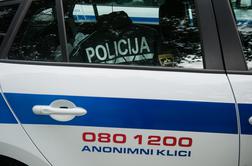 Policista v Kranju iz pregretega vozila rešila otroka