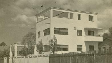 Vila, ki jo je za ljubljanskega teologa postavil Plečnikov učenec