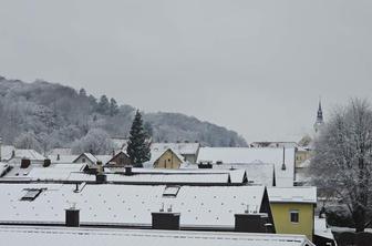 Slovenija se je prebudila v bel božič. Kaj nas čaka danes? Arso izdal opozorilo.