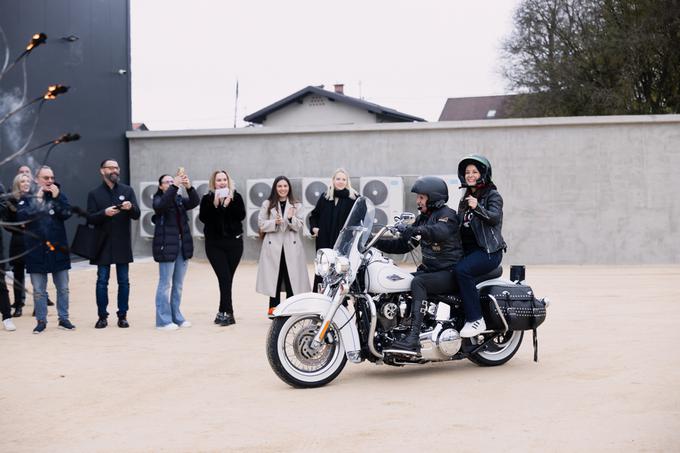 Tako se je na novo delovno mesto pripeljala Jana Morelj. | Foto: Darja Štravs Tisu