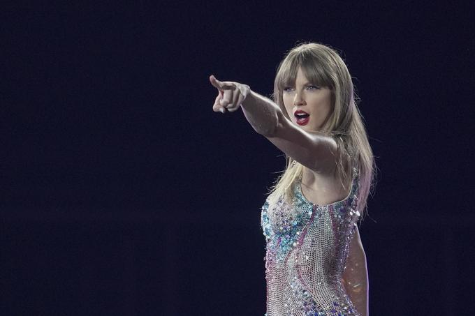 Čeprav je Taylor Swift superzvezdnica in milijarderka z ogromno množico sledilcev po vsem svetu, je "problem", ker nima otrok. In daje "slab zgled".  | Foto: Guliverimage