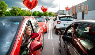 Doživite valentinovo s Centrom Vič na drive-in hitrih zmenkih