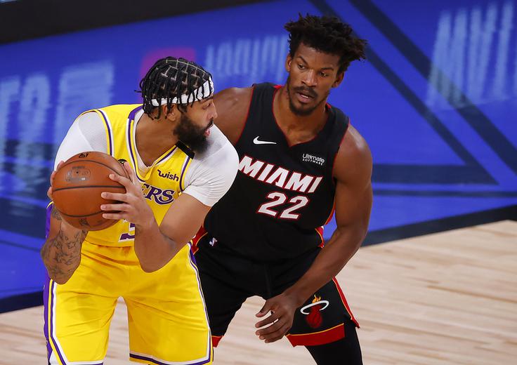 Anthony Davis (34 točk,9 skokov) je zasenčil Jimmyja Butlerja. | Foto: Getty Images