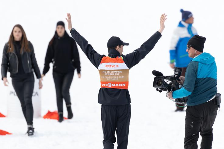 "To je bil res lep poslovilen spektakel za Petra. Zaslužil si ga je. Glede na to, kakšen šampion je in kakšen človek, je bilo res povsem zasluženo. Odlično." | Foto: www.alesfevzer.com